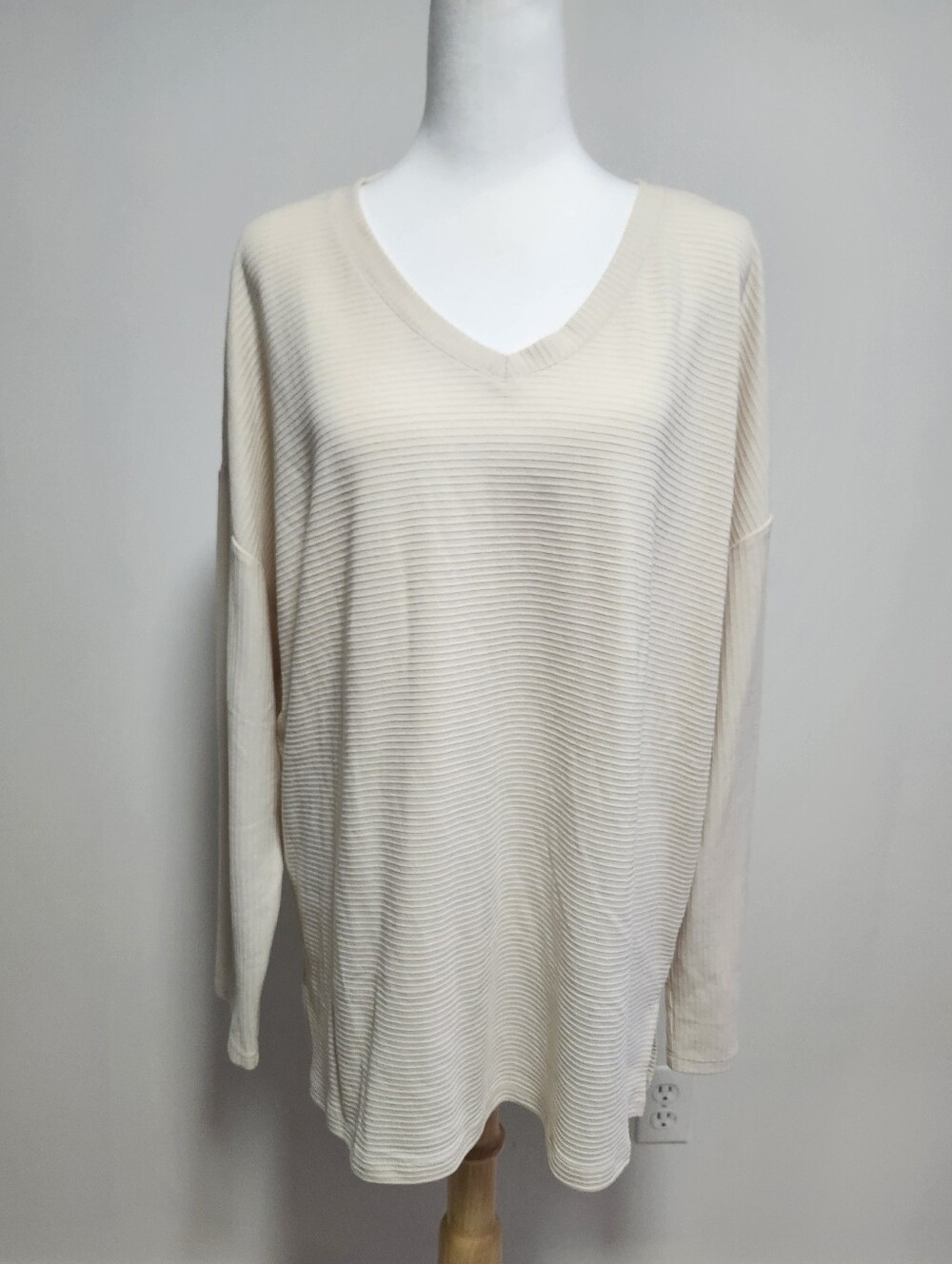 Ellen Tracy Cream Ribbed Knit Top